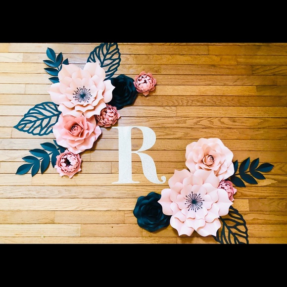 Paper Flower Set - Picture 3 of 8